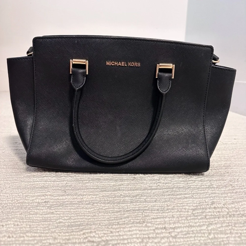 MICHAEL KORS Selma Women’s Black Satchel Crossbody Saffiano Leather Elegant